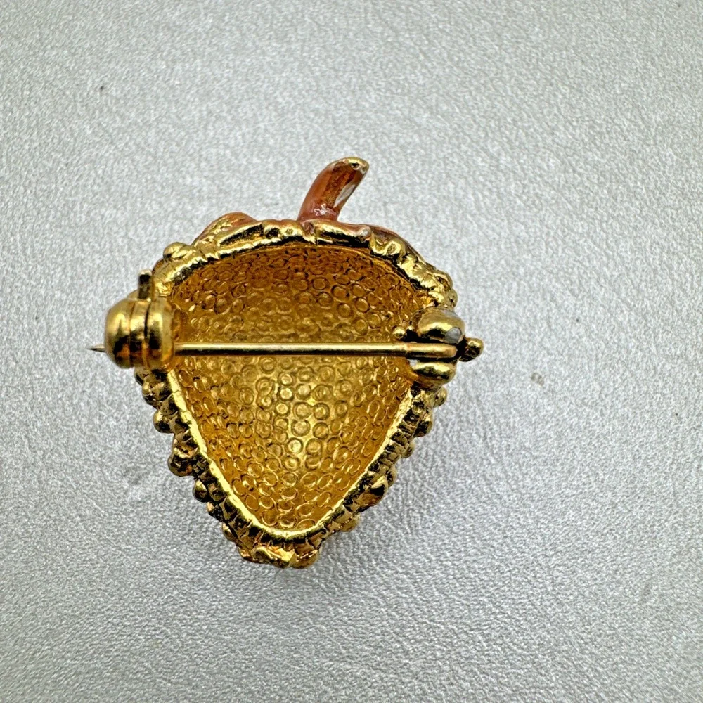Vtg Stunning Strawberry Gold‎ Tone Ruby Red Rhinestone Brooch Pin